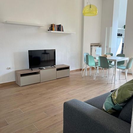 New Apartment With Balcony, Isola Bosco Verticale Milaan Buitenkant foto