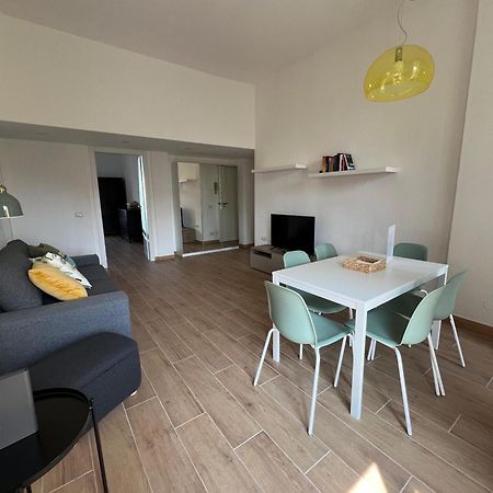 New Apartment With Balcony, Isola Bosco Verticale Milaan Buitenkant foto