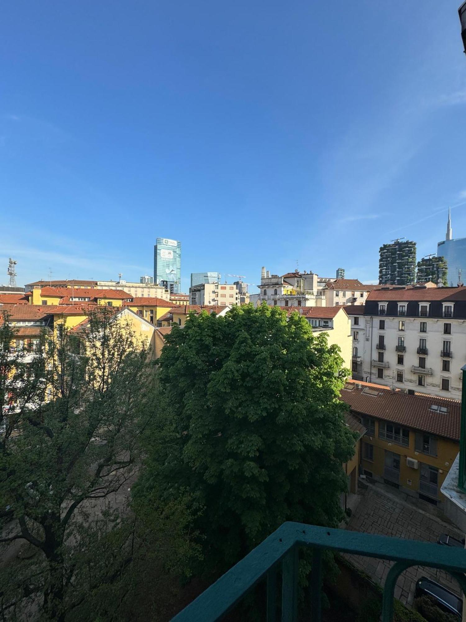 New Apartment With Balcony, Isola Bosco Verticale Milaan Buitenkant foto