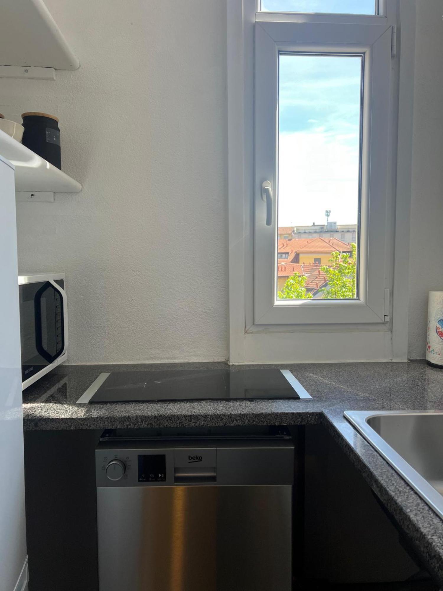 New Apartment With Balcony, Isola Bosco Verticale Milaan Buitenkant foto