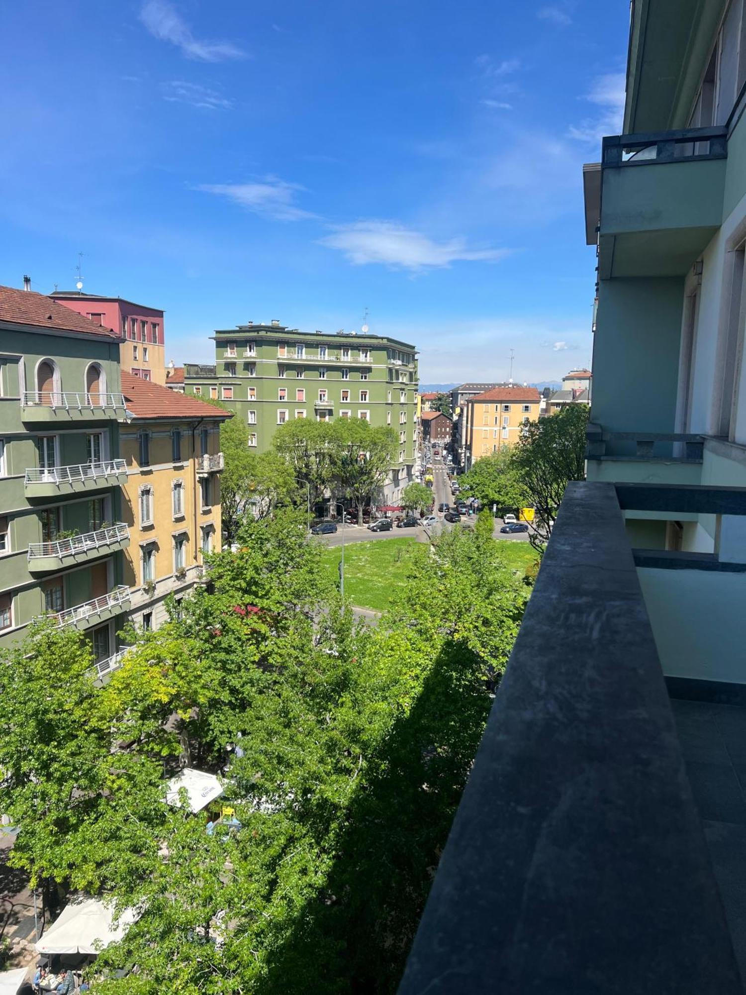 New Apartment With Balcony, Isola Bosco Verticale Milaan Buitenkant foto