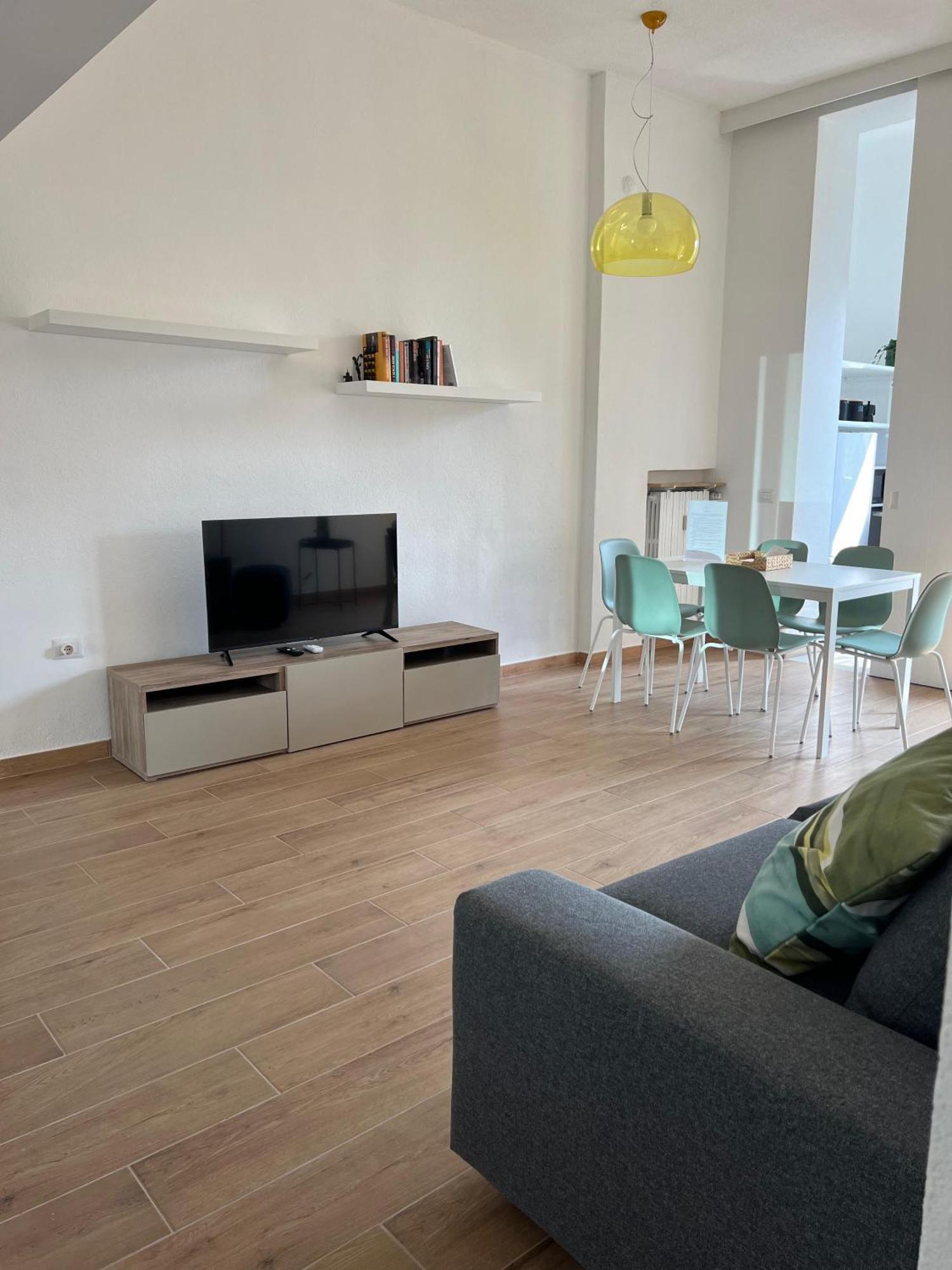 New Apartment With Balcony, Isola Bosco Verticale Milaan Buitenkant foto