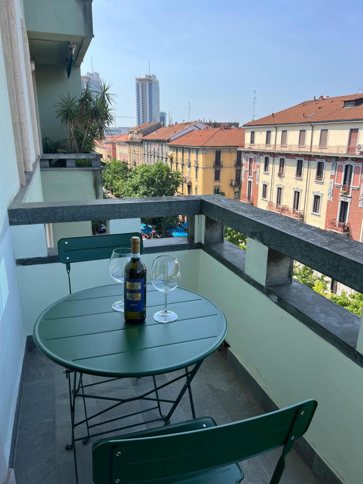 New Apartment With Balcony, Isola Bosco Verticale Milaan Buitenkant foto
