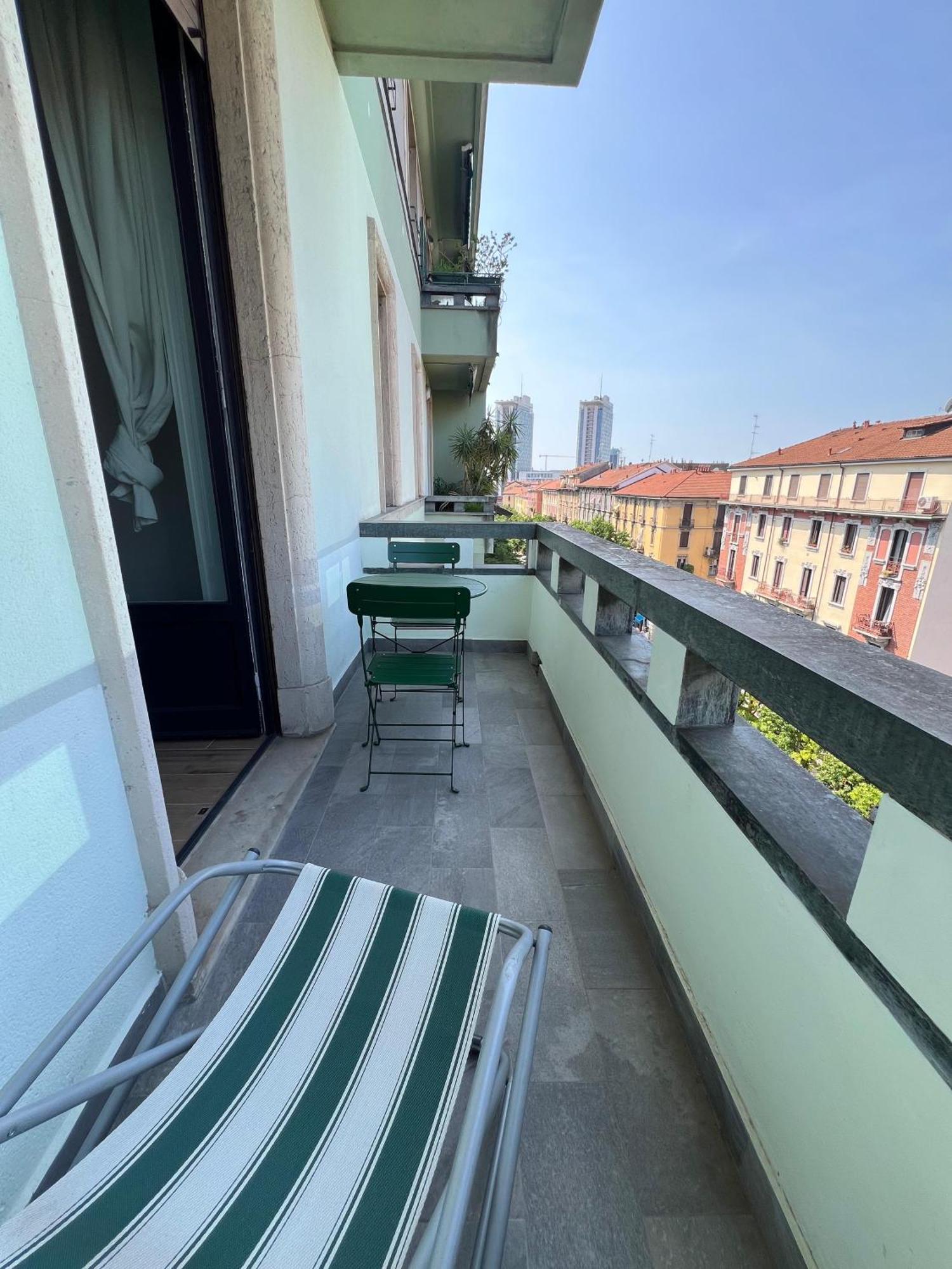 New Apartment With Balcony, Isola Bosco Verticale Milaan Buitenkant foto